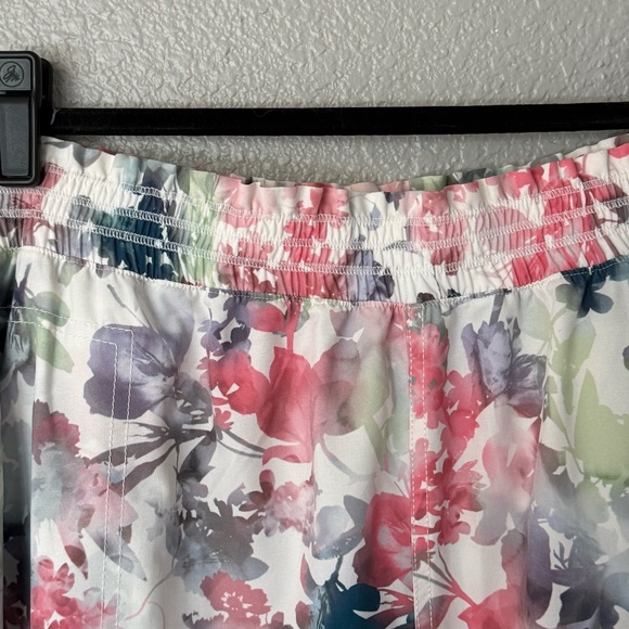 Athleta Savannah Skirt Pastel Floral Pockets Stretch Travel Coastal Beach Size L - Picture 3 of 10